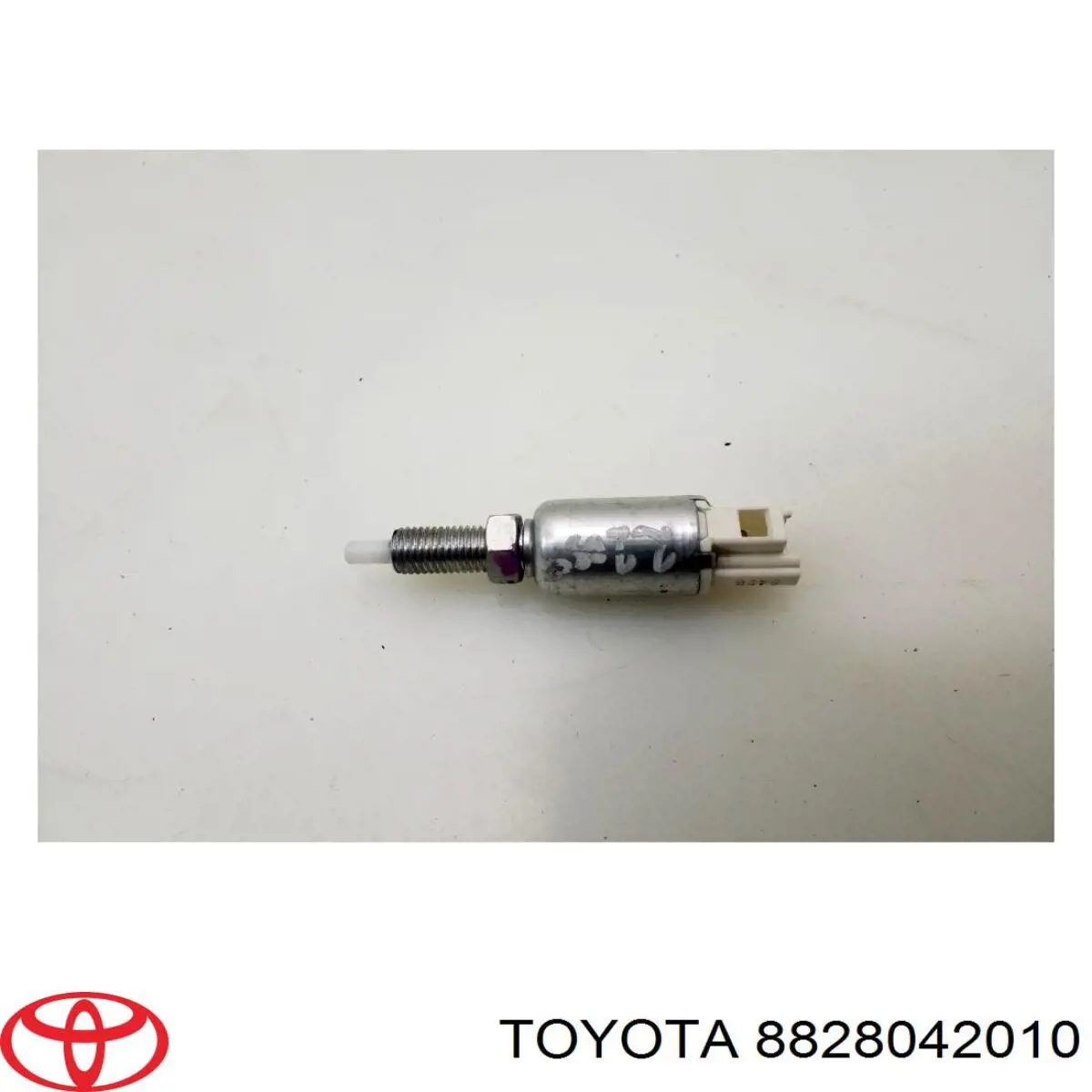 Купити 8828042010 Toyota Датчик включення зчеплення