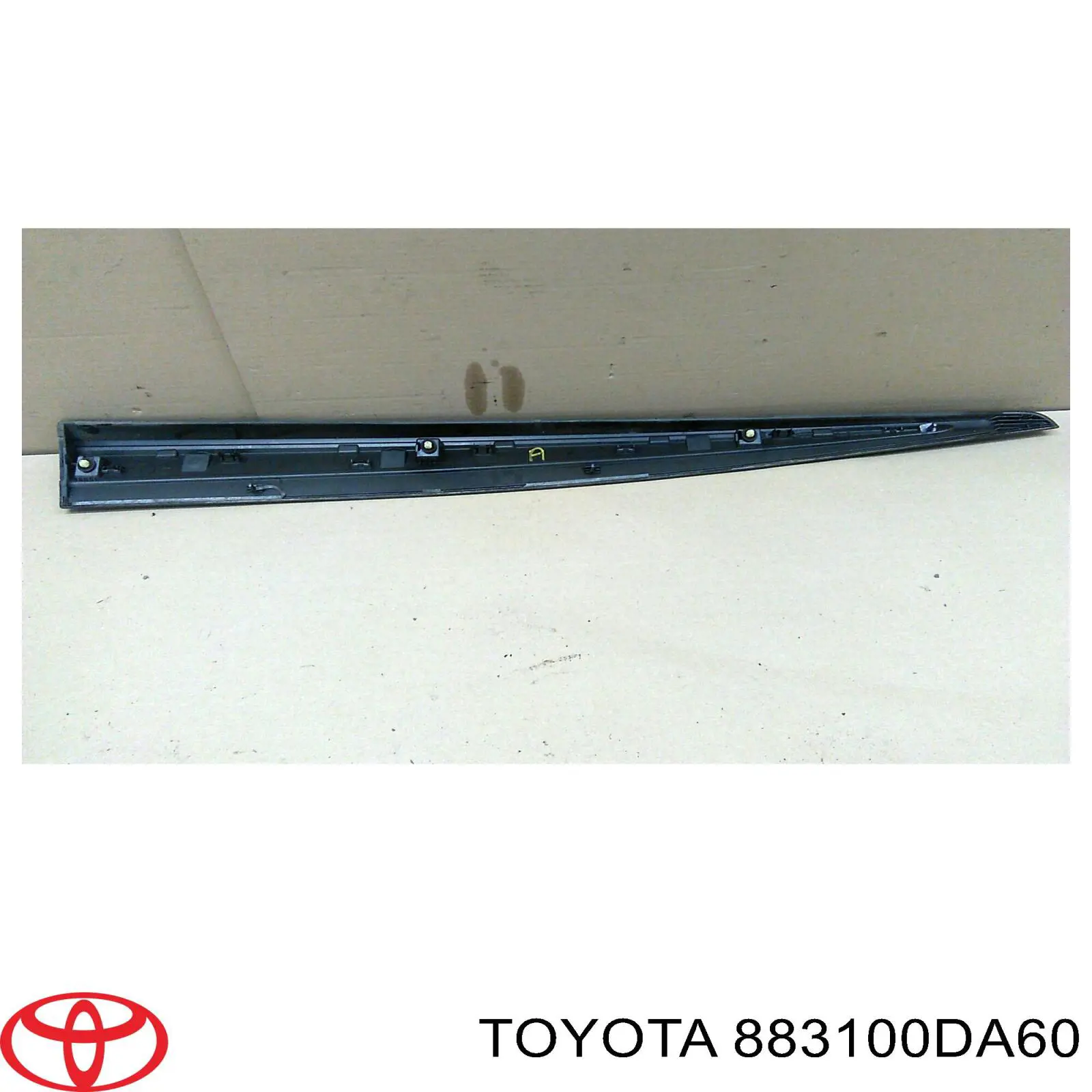 883100DA60 Toyota Компресор холодоагенту
