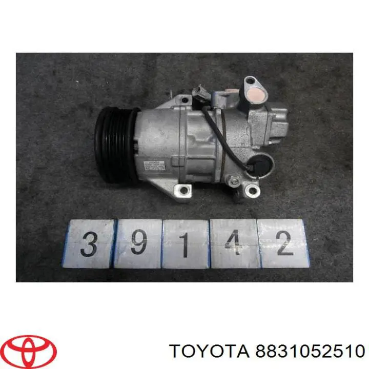 Компресор кондиціонера 8831052510 Toyota