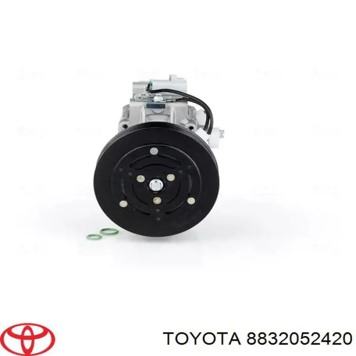 Компресор кондиціонера 8832052420 Toyota