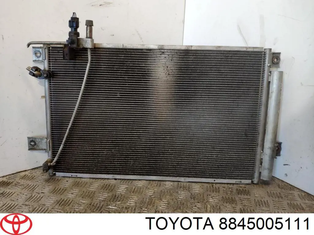 8845005111 Toyota радіатор кондиціонера