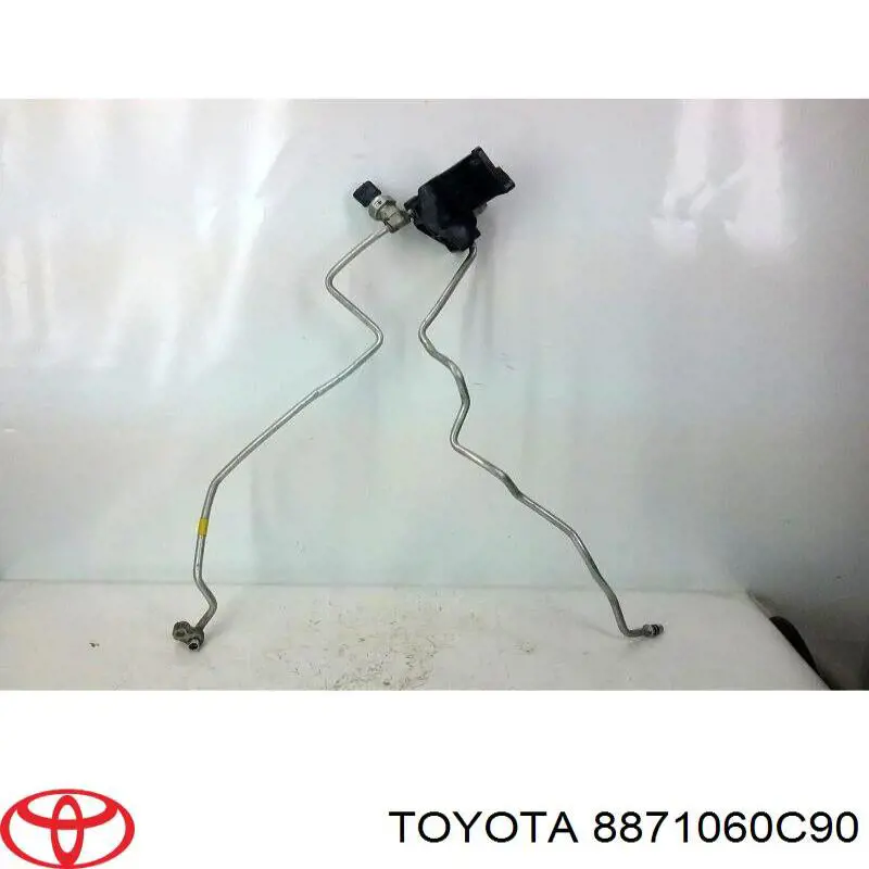Купити 8871060C90 Toyota Шланг кондиціонера, від радіатора до випарника