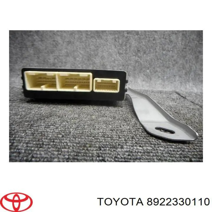 8922330110 Toyota 