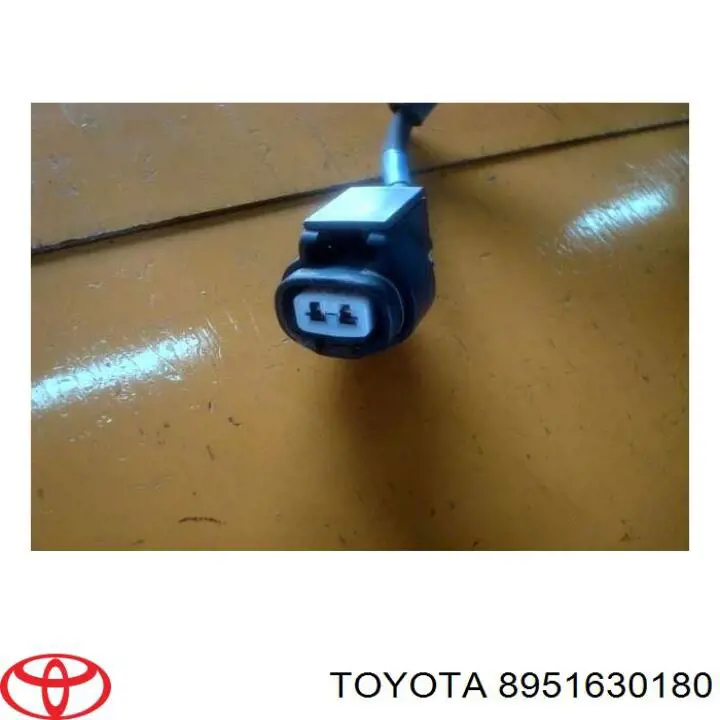 8951630180 Toyota