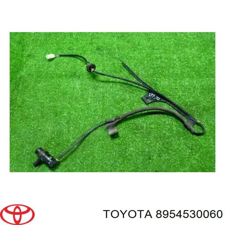 Датчик АБС (ABS) задній, правий 8954530060 Toyota