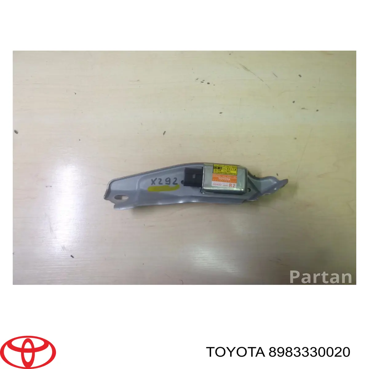 Датчик Ейрбег передній Toyota 8983330020 ціна, від 3.69 USD
