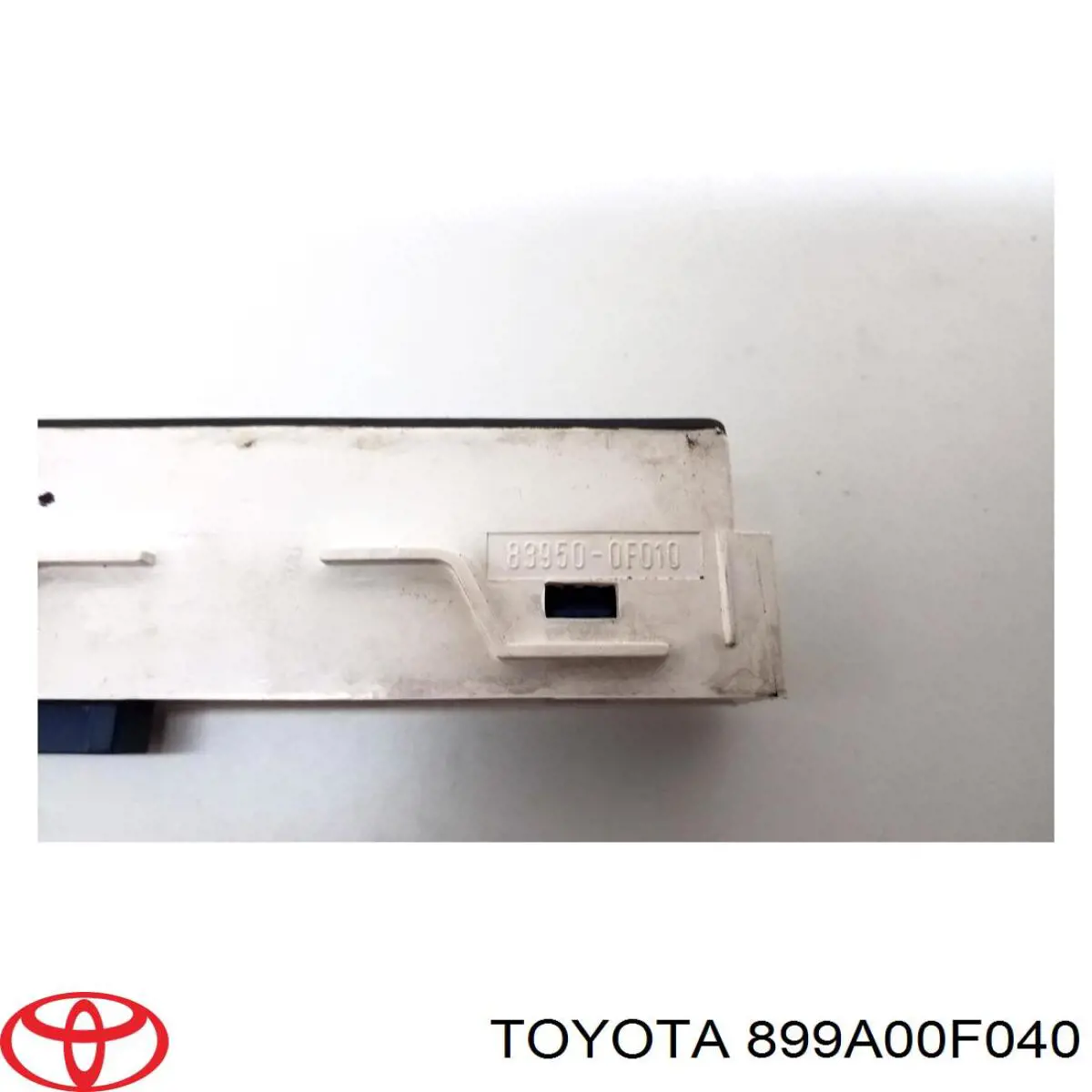  899A00F040 Toyota
