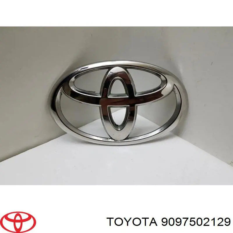 Емблема кришки багажника, фірмовий значок на Toyota Land Cruiser (J200)