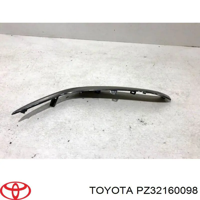 PZ32160098 Toyota Молдинг переднього бампера, лівий