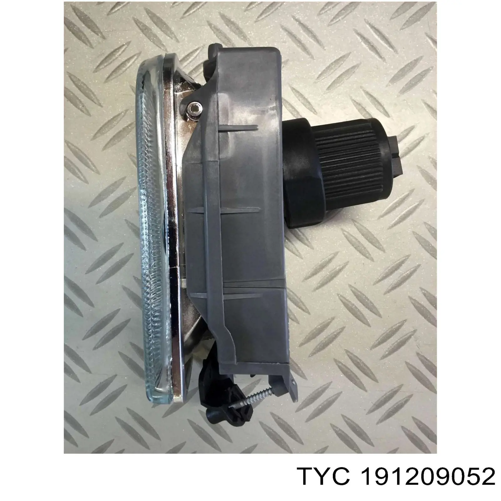 Туманка права TYC 191209052 ціна, від 17.74 USD
