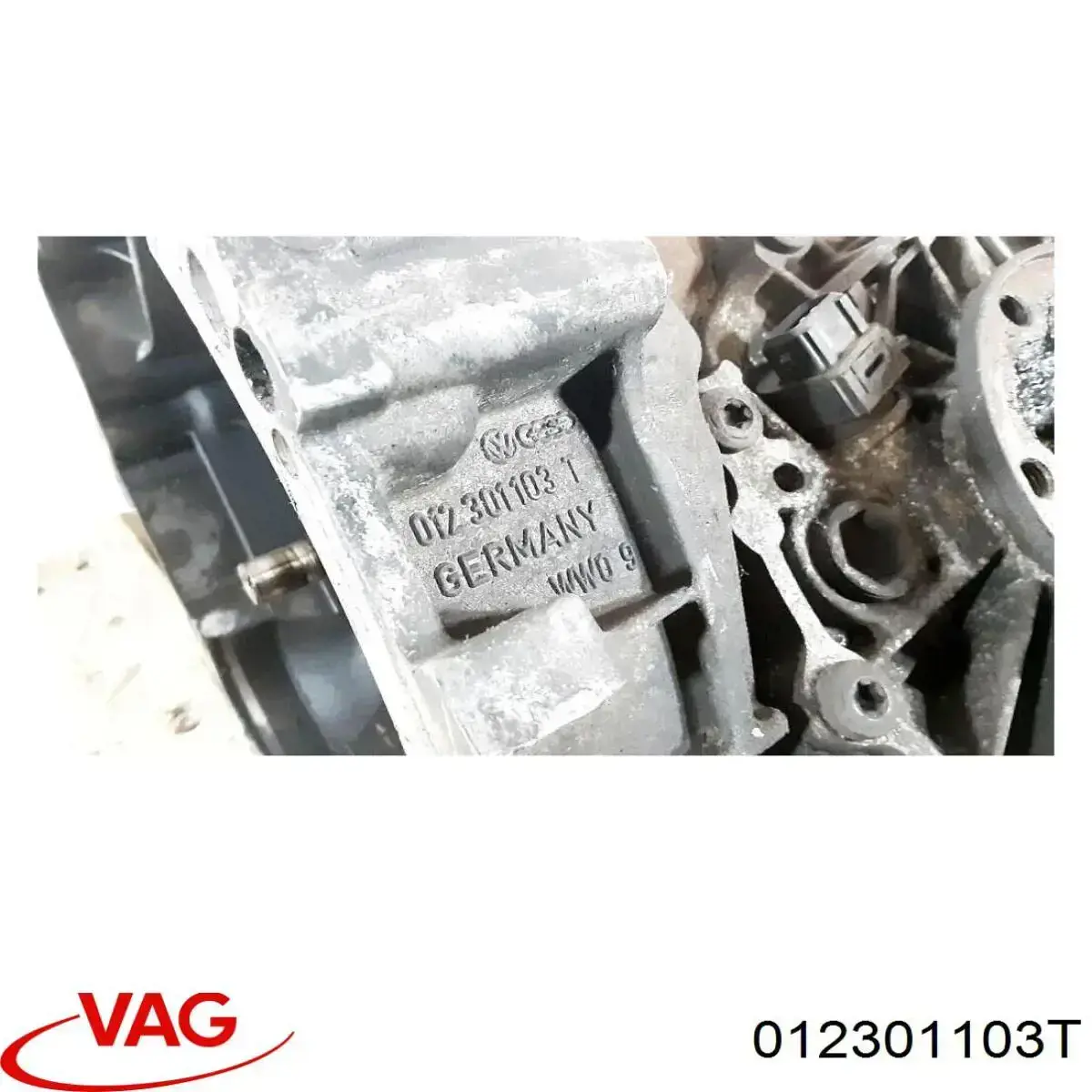 Корпус коробки передач Porsche 012301103AD