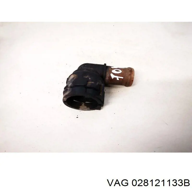 Фланець системи охолодження (трійник) VAG 028121133B ціна, від 3.90 USD