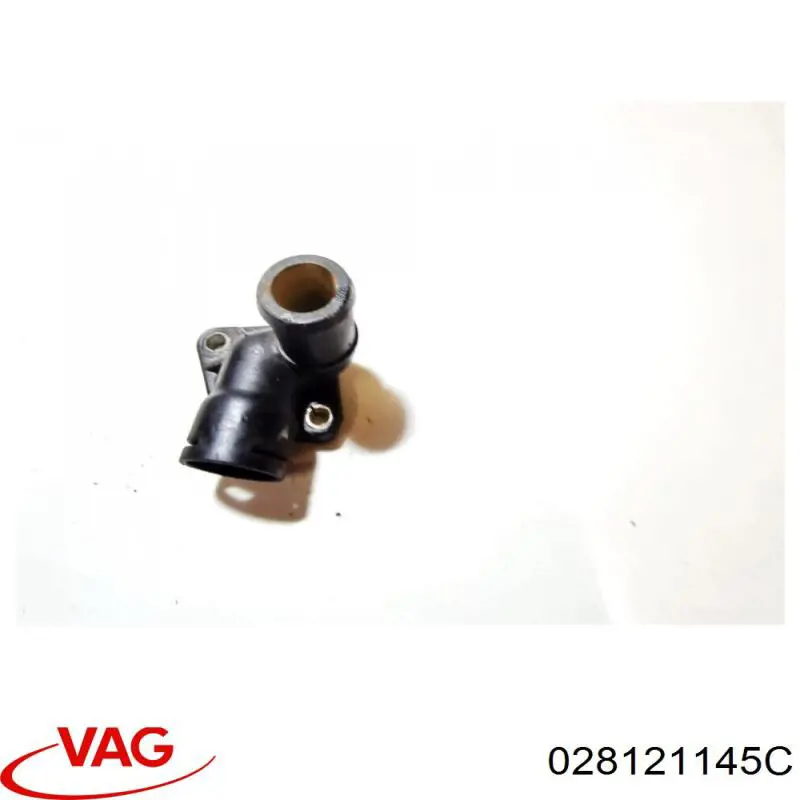 Фланець системи охолодження (трійник) 028121145C VAG