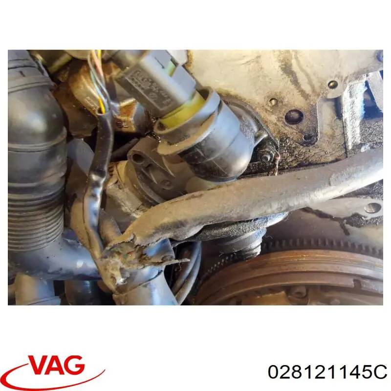 Фланець системи охолодження (трійник) VAG 028121145C ціна, від 1.74 USD