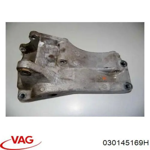  Кронштейн генератора Volkswagen Golf 3