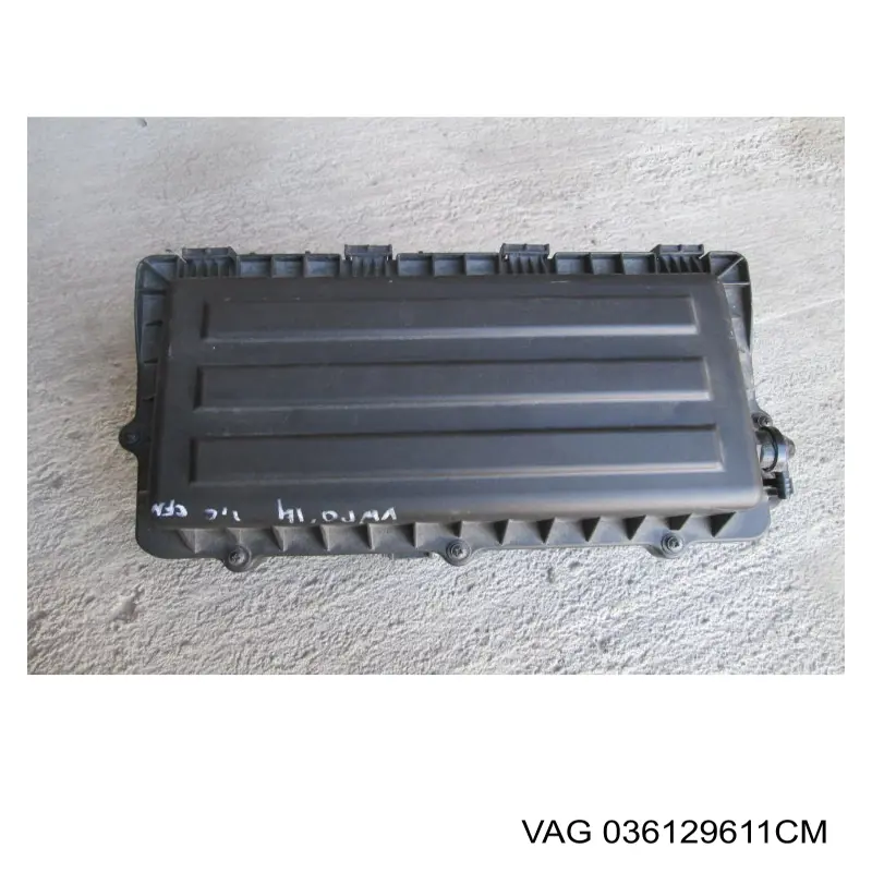 036129611CM VAG корпус повітряного фільтра