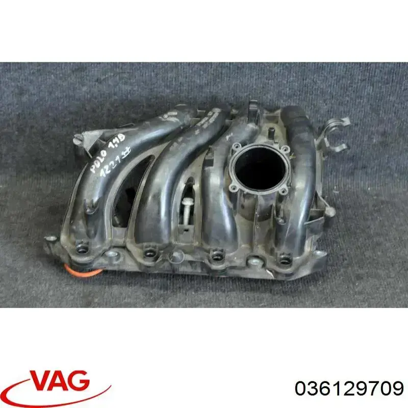 Колектор впускний верхній 036129709 VAG