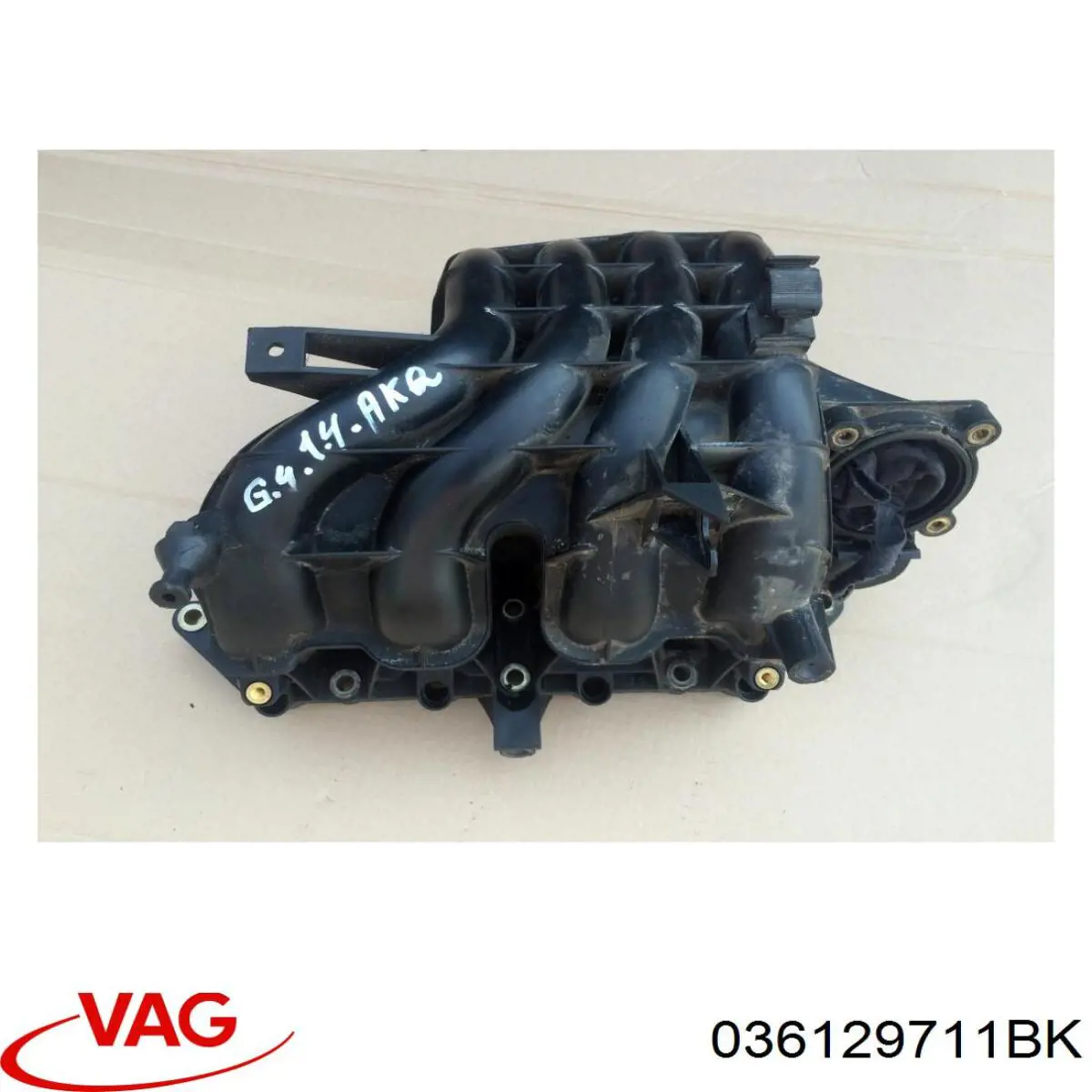 036129711AT VAG Колектор впускний