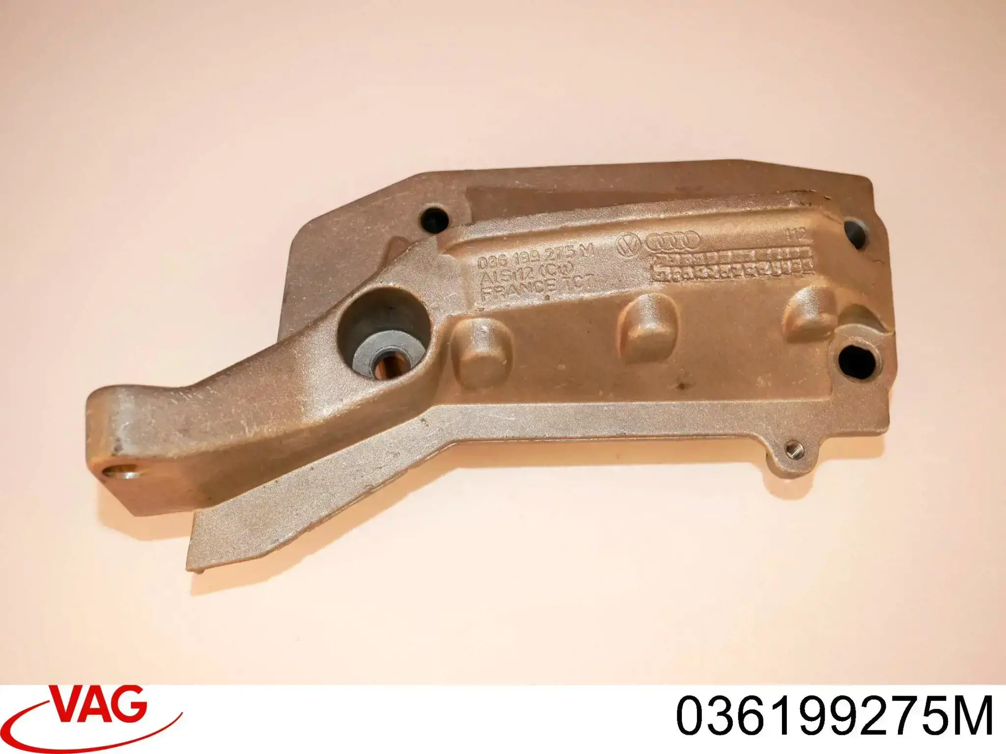 Кронштейн подушки (опори) двигуна, правої VAG 036199275M ціна, від 11.73 USD