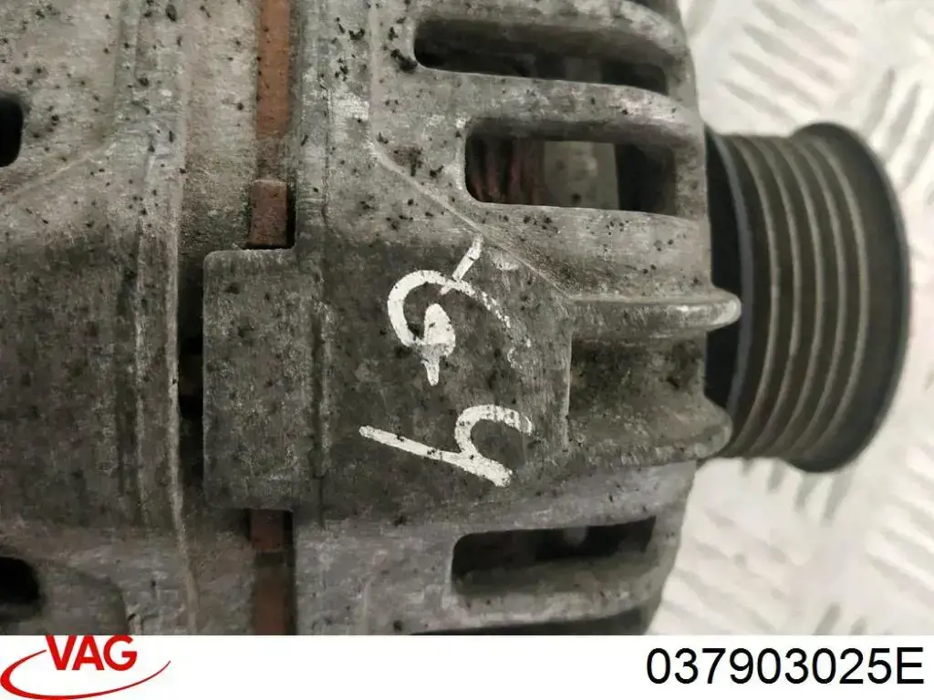 Генератор 037903025E VAG