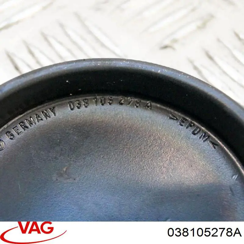 Кришка (заглушка) шківа колінвала 038105278 VAG