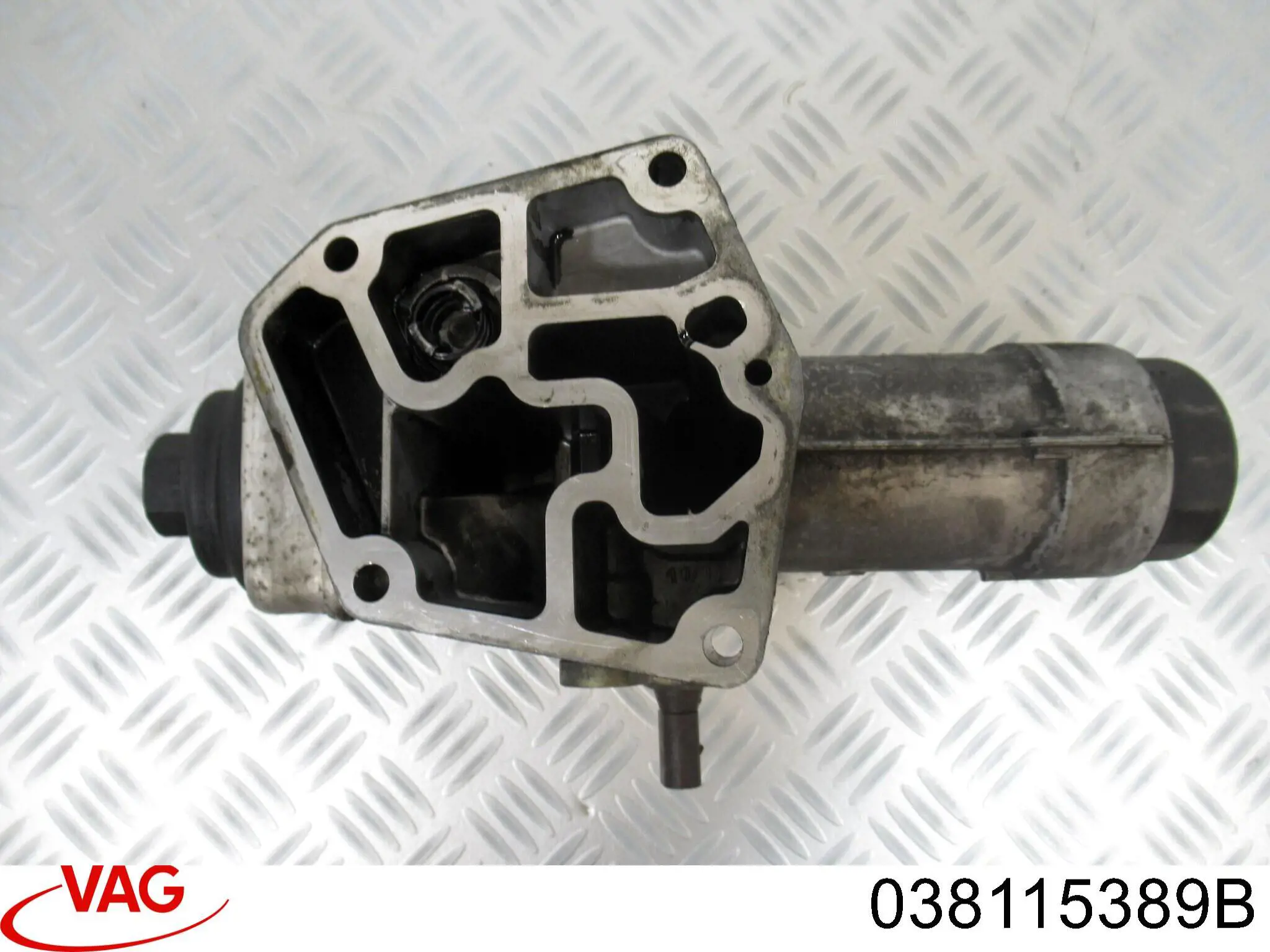 Купити 038115389B VAG Корпус масляного фільтра