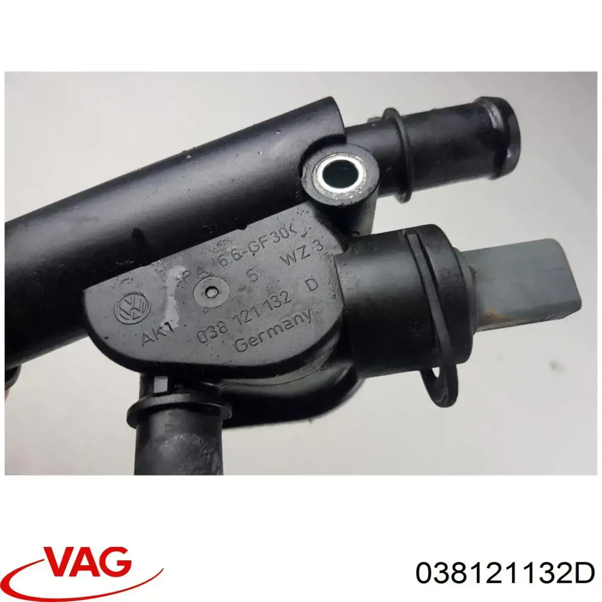 Купити 038121132D VAG Фланець системи охолодження (трійник)