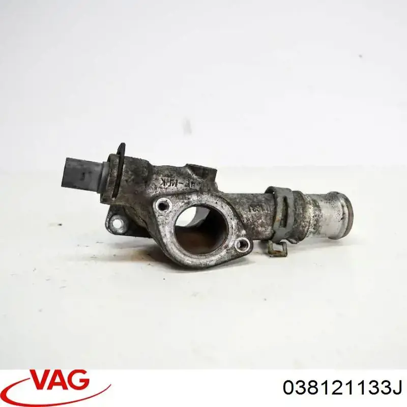 Фланець системи охолодження (трійник) VAG 038121132E ціна, від 18.47 USD