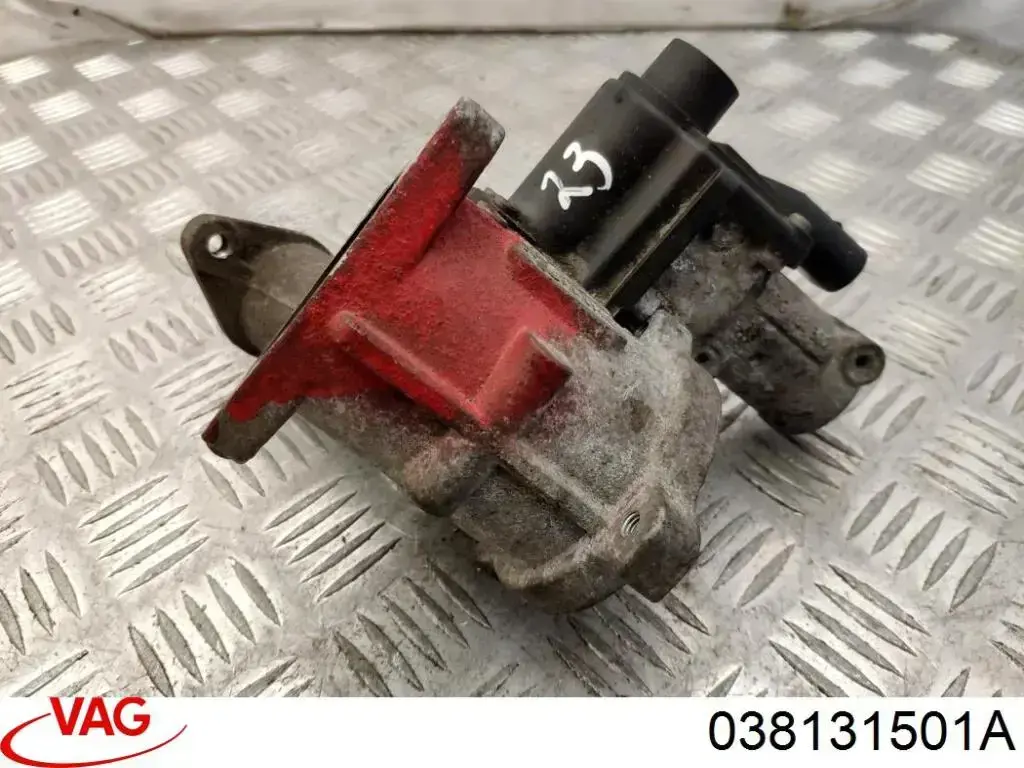 Клапан EGR рециркуляції газів VAG 038131501A