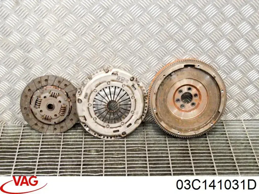 Диск зчеплення ведений VAG 03C141031DX