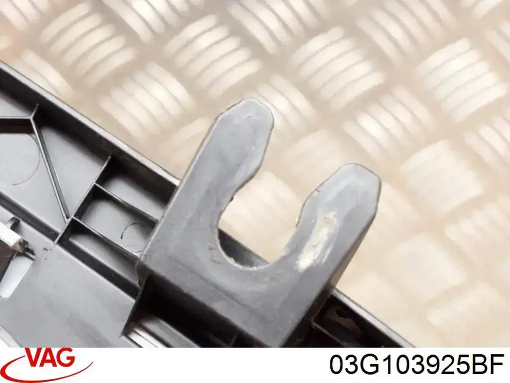 Кришка двигуна декоративна 03G103925BF VAG