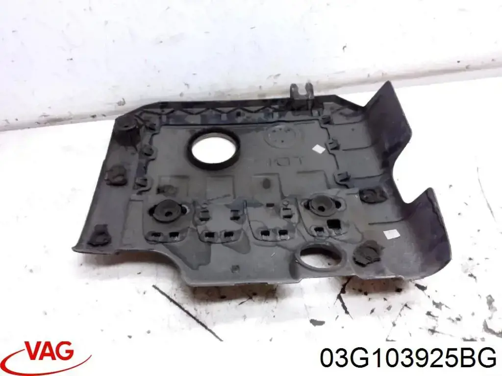 Кришка двигуна декоративна 03G103925BG VAG