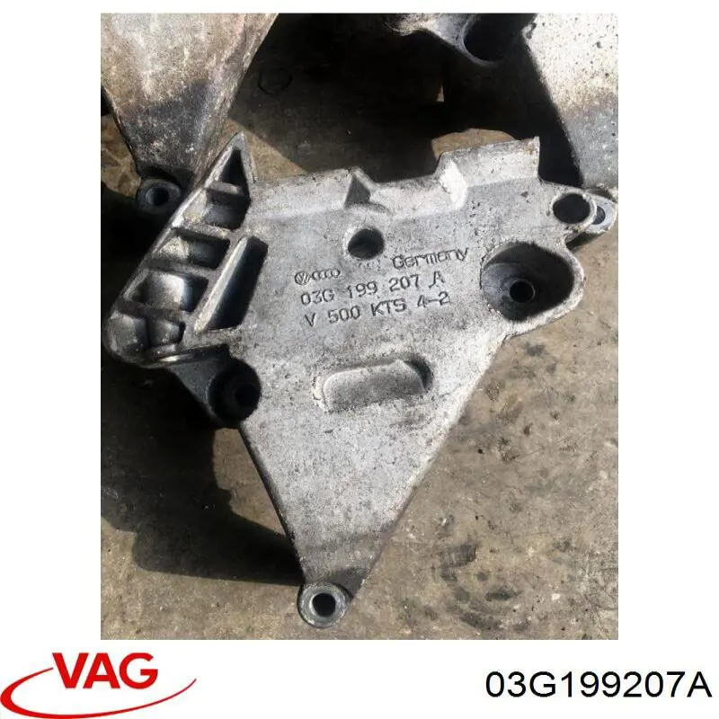 Купити 03G199207A VAG Кронштейн подушки (опори) двигуна, правої