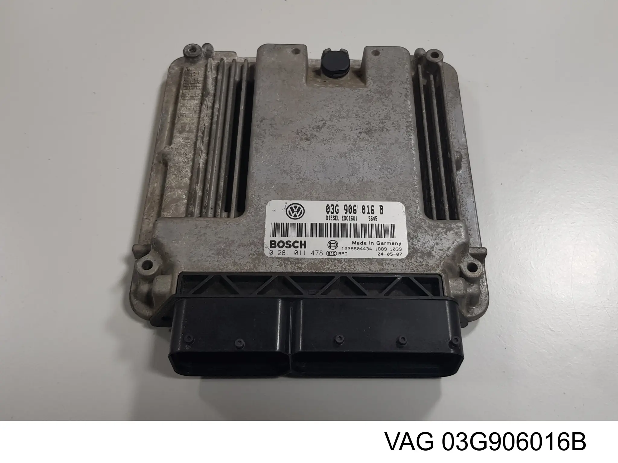 Електронний блок керування двигуном 03G906016B VAG