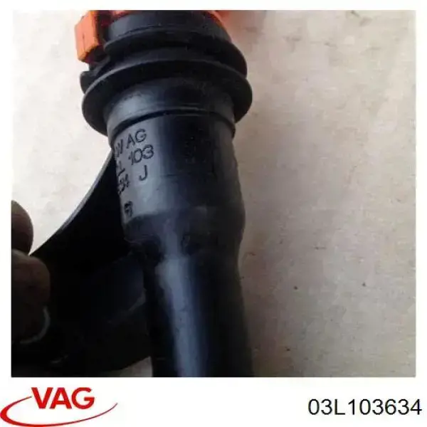 Купити 03L103634 VAG Направляюча щупа-індикатора рівня масла в двигуні