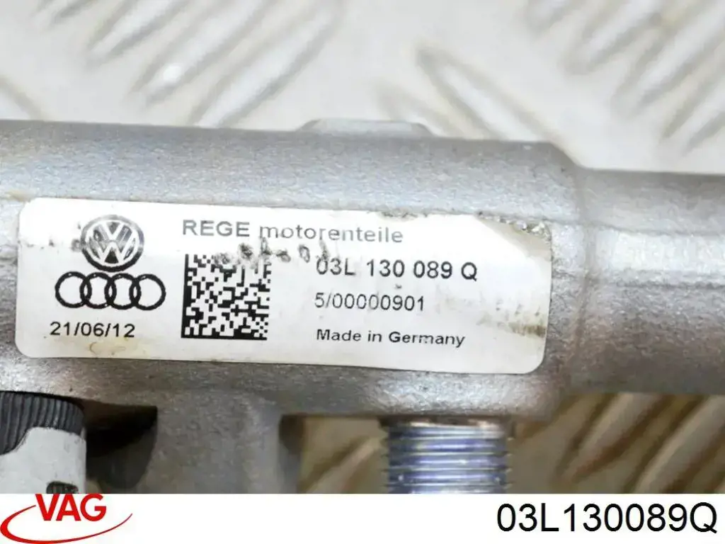 Купити 03L130089Q VAG Розподільник палива