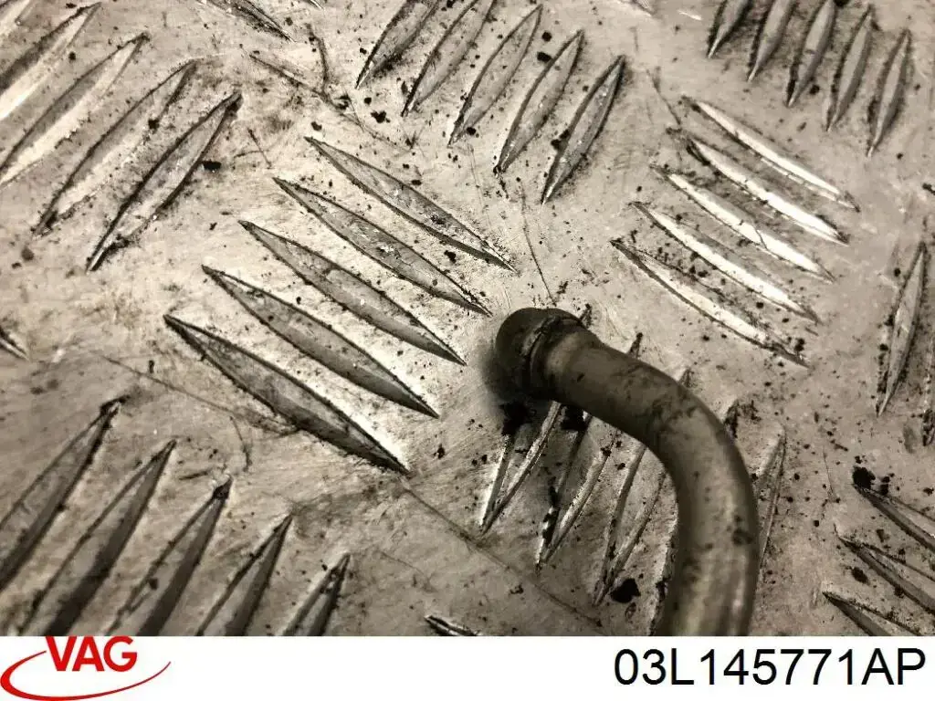 Трубка/шланг подачі масла до турбіни 03L145771AP VAG