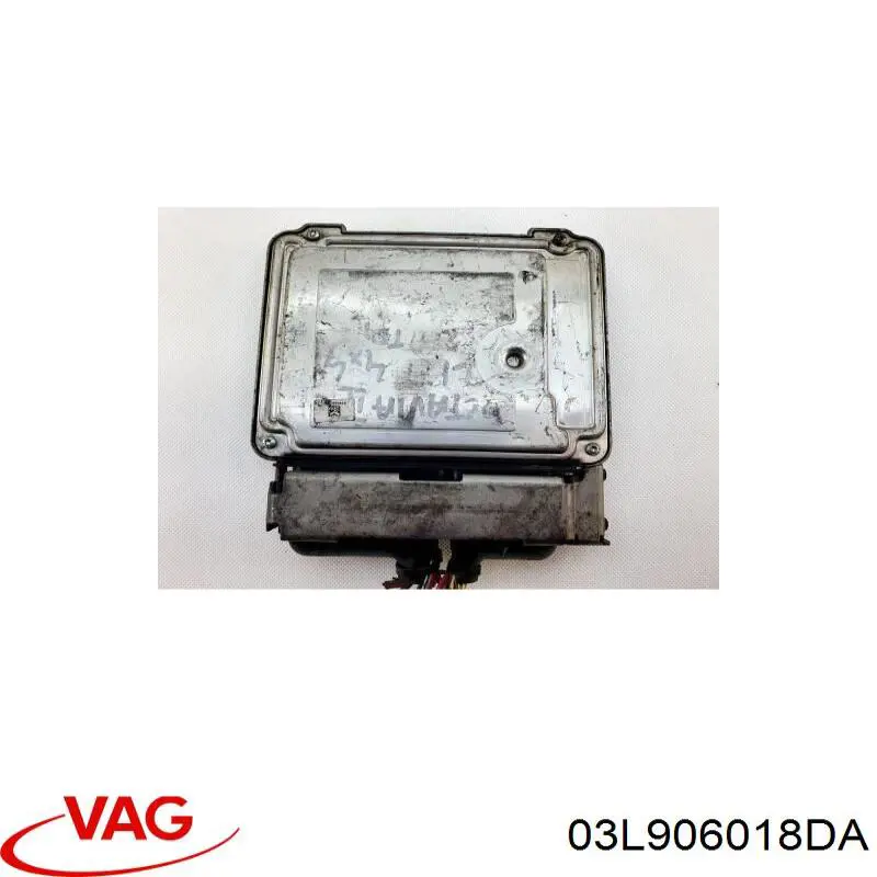 Електронний блок керування двигуном 03L906018DA VAG