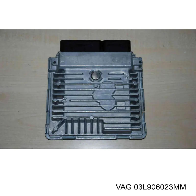 Купити 03L906023MM VAG Модуль управління двигуном