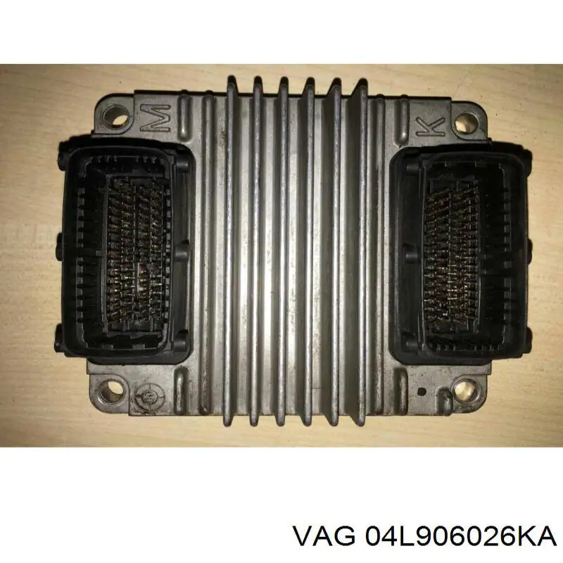 Електронний блок керування двигуном 04L906026KA VAG