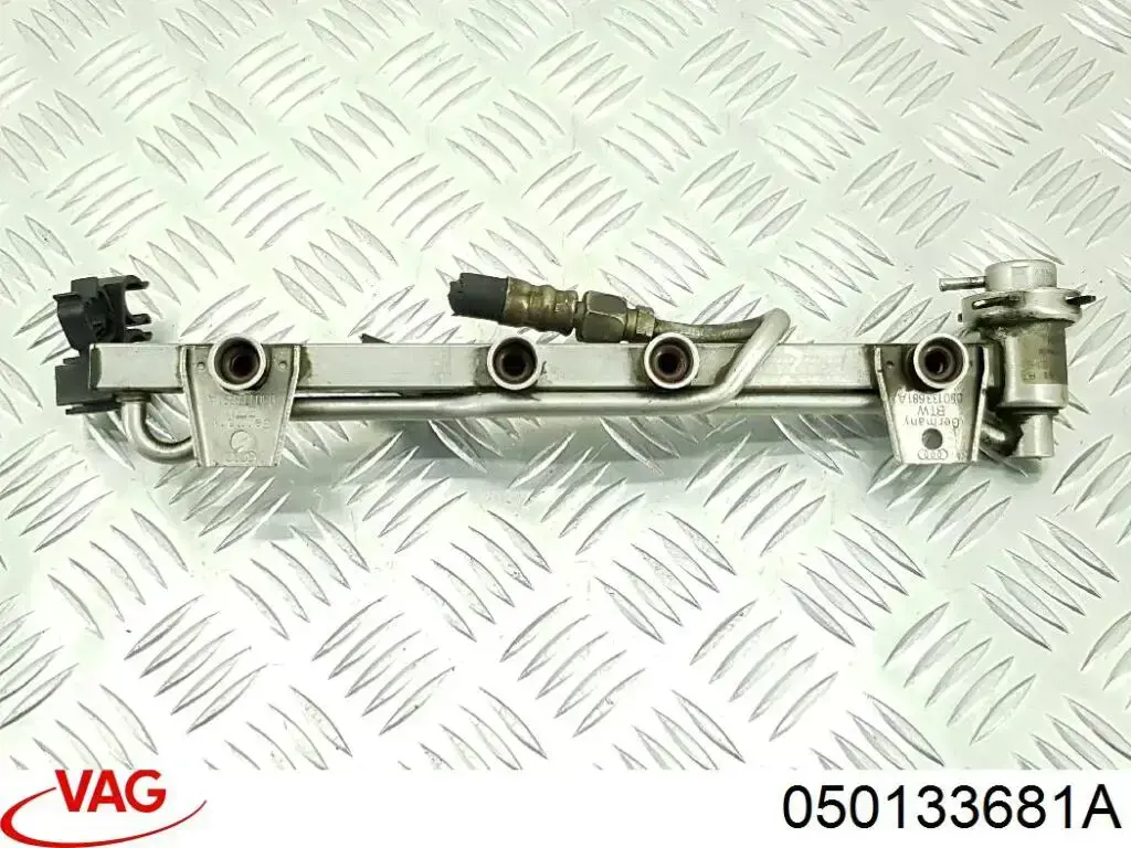 Рампа форсунок системи упорскування палива VAG 050133681A ціна, від 12.67 USD