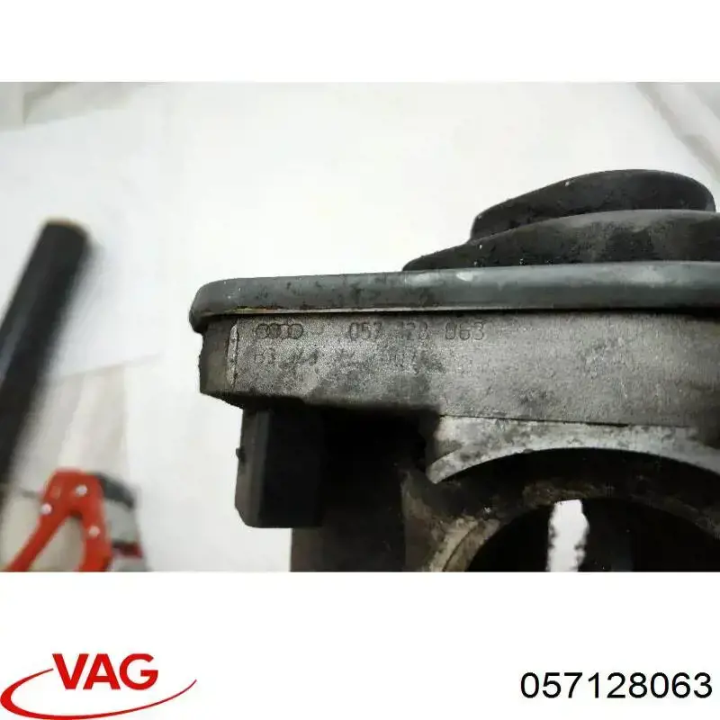 Блок дросельної заслінки VAG 057128063 ціна, від 17.14 USD