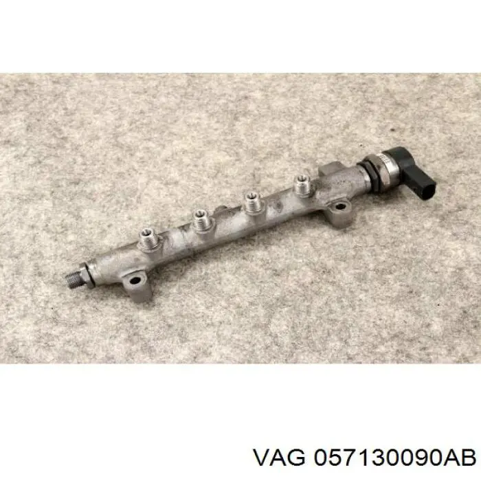 Рампа форсунок системи упорскування палива VAG 057130090AB ціна, від 63.49 USD