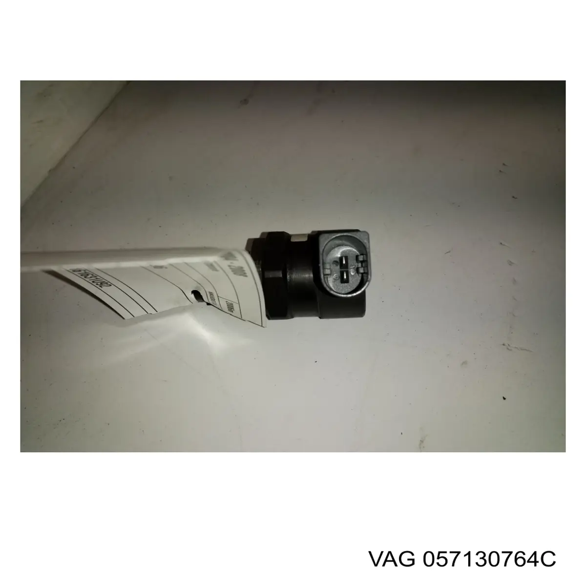 057130764C VAG регулятор тиску палива