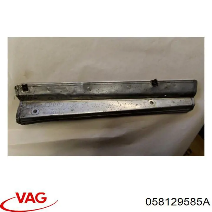 058129585A VAG Кришка випускного колектора
