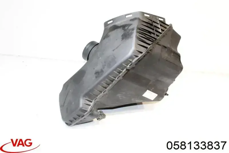 Корпус повітряного фільтра VAG 58133837 ціна, від 22.80 USD