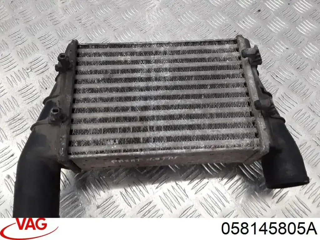 Інтеркулер 058145805A VAG