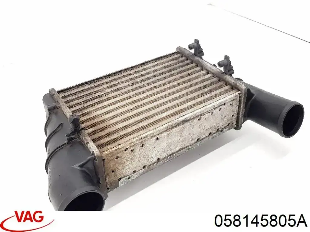 Радіатор інтеркулера VAG 058145805A