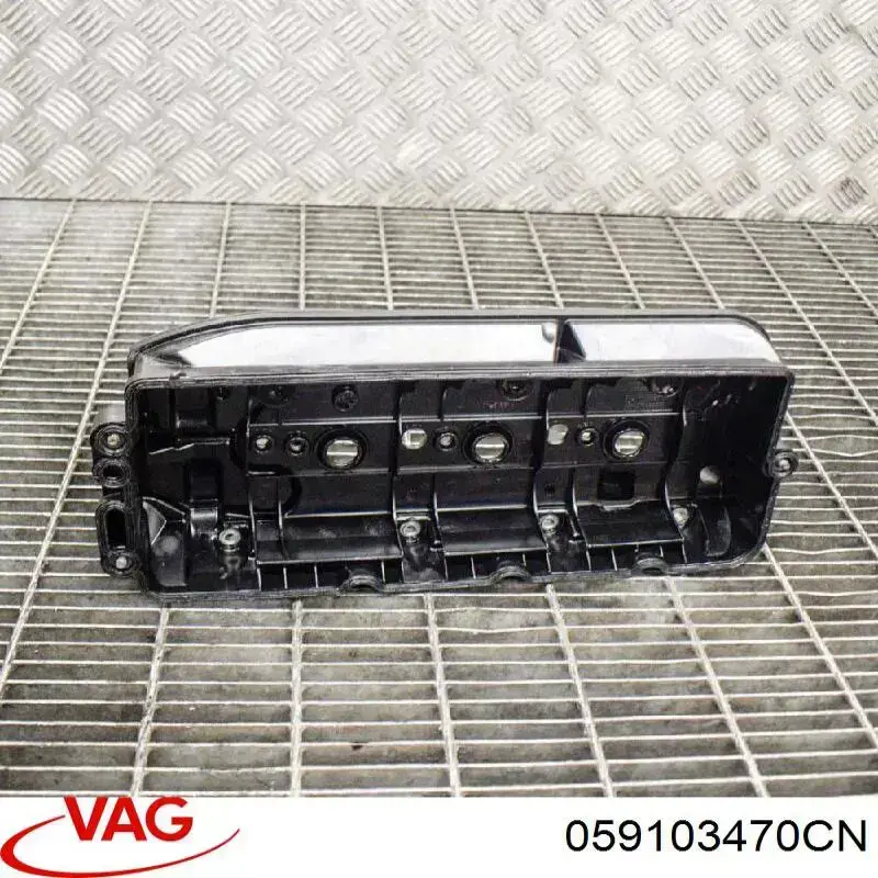 Кришка клапанна, права V109193 VEMO/Vaico
