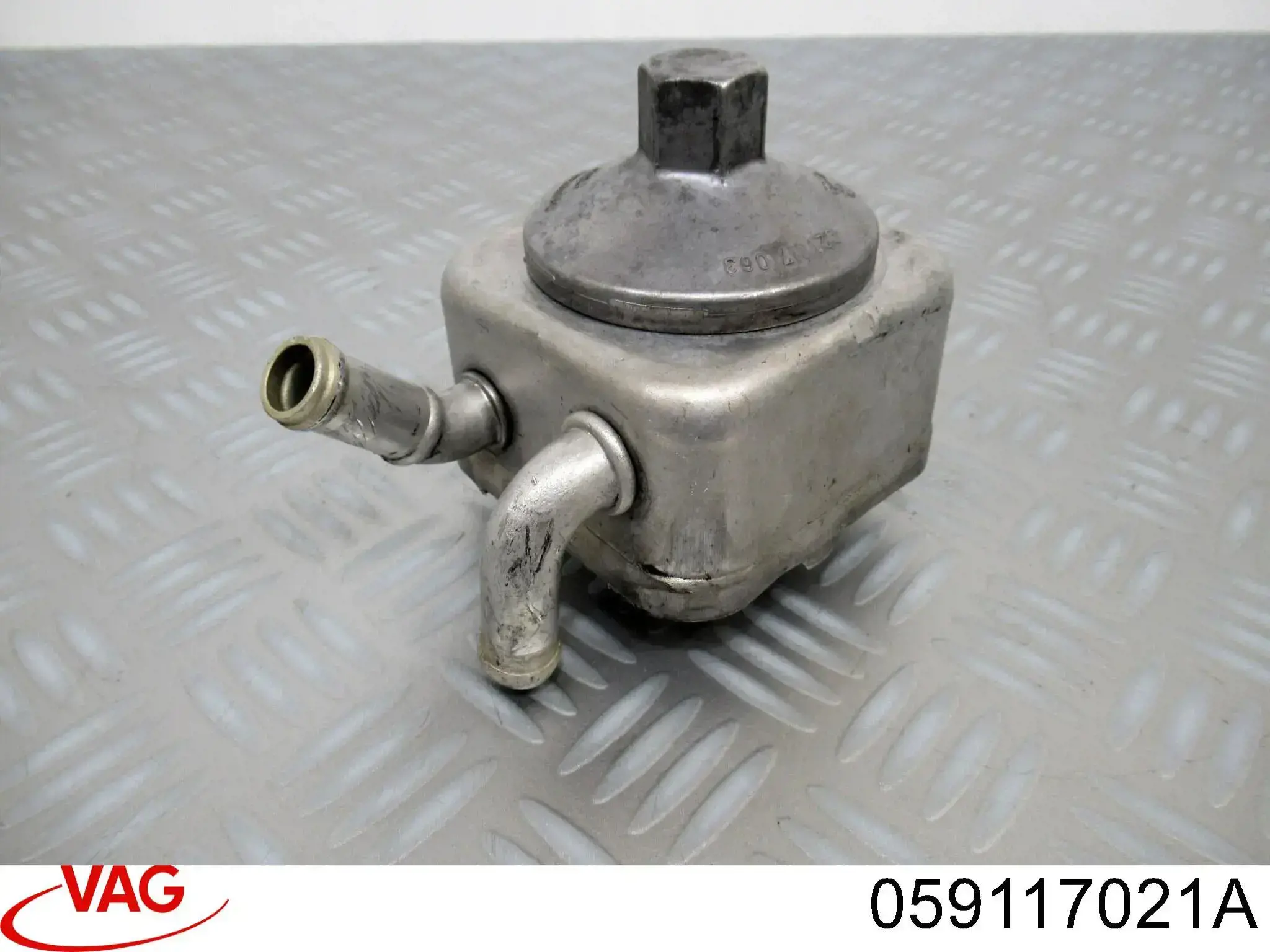 Радіатор масляний VAG 059117021A ціна, від 19.00 USD
